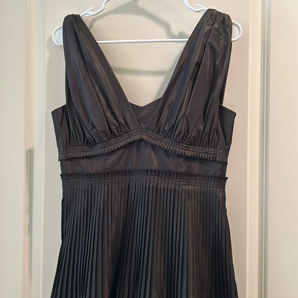 NWOT! BCBG pleated drape Sleeveless zip back Dress lined size 8 chocolate brown
